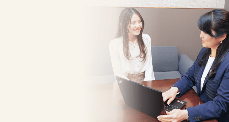 結婚相談所サンマリエのサポートを案内する婚活カウンセラー